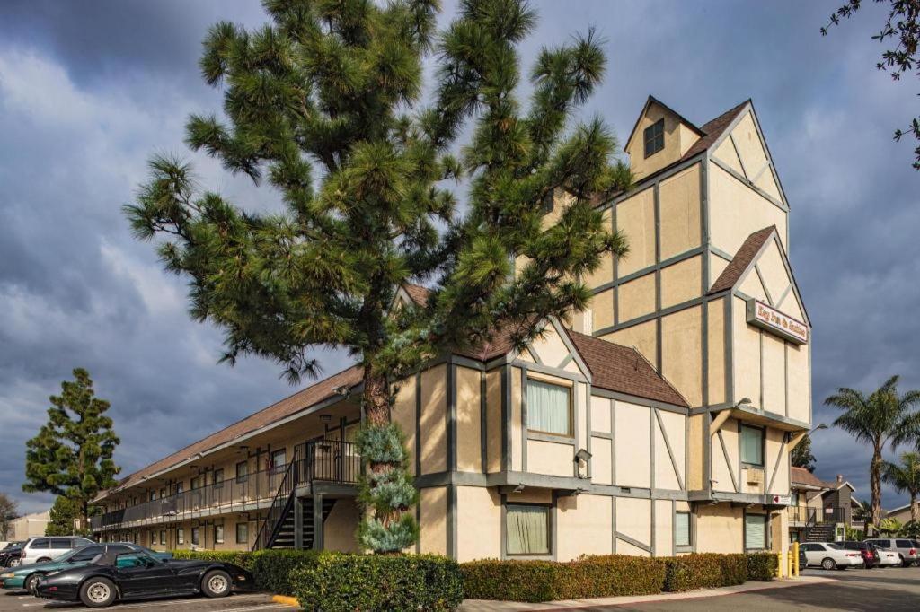Lemon Heights Inn Tustin Exterior foto