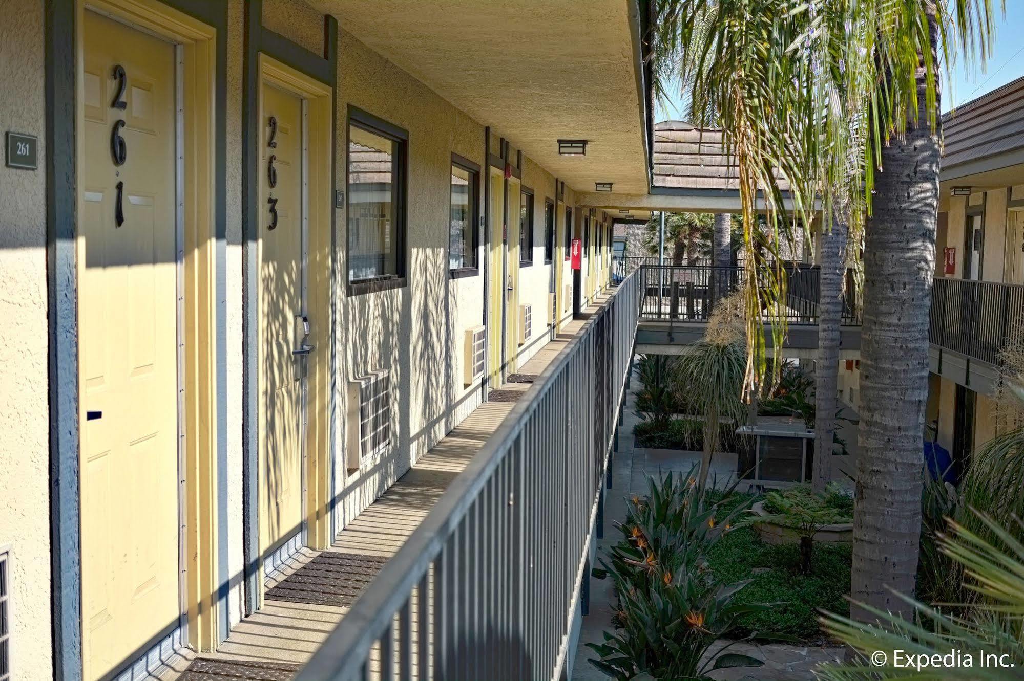 Lemon Heights Inn Tustin Exterior foto